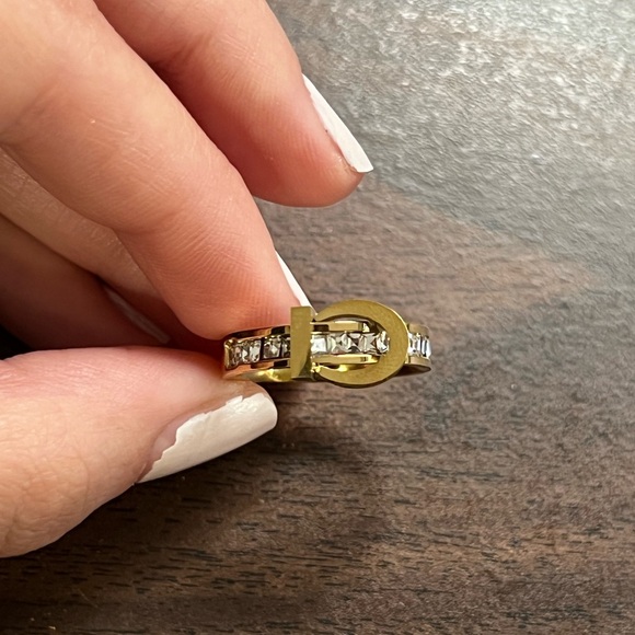 Gold plated Stainless steel buckle ring - Picture 3 of 4